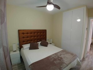 2 chambres, fer et planche à repasser, lit de bébé portatif, Wi-Fi