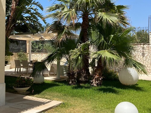 Holiday home with garden near Balestrate Beach