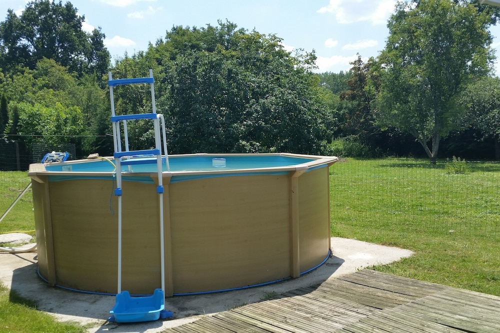 Country house SWIMMING POOL near NIGLOLAND Troyes CHAMPAGNE