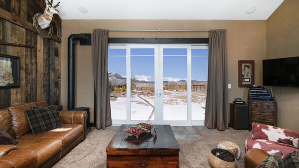 Smart TV, fireplace, DVD player, foosball