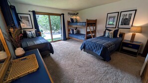 4 bedrooms, iron/ironing board, free WiFi, bed sheets - Retro-Economy Avon Townhouse w/ Sauna, Garage, FREE WiFi (Avon)