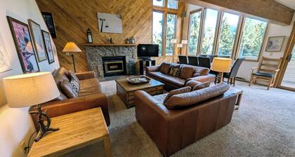Retro-Economy Avon Townhouse w/ Sauna, Garage, FREE WiFi