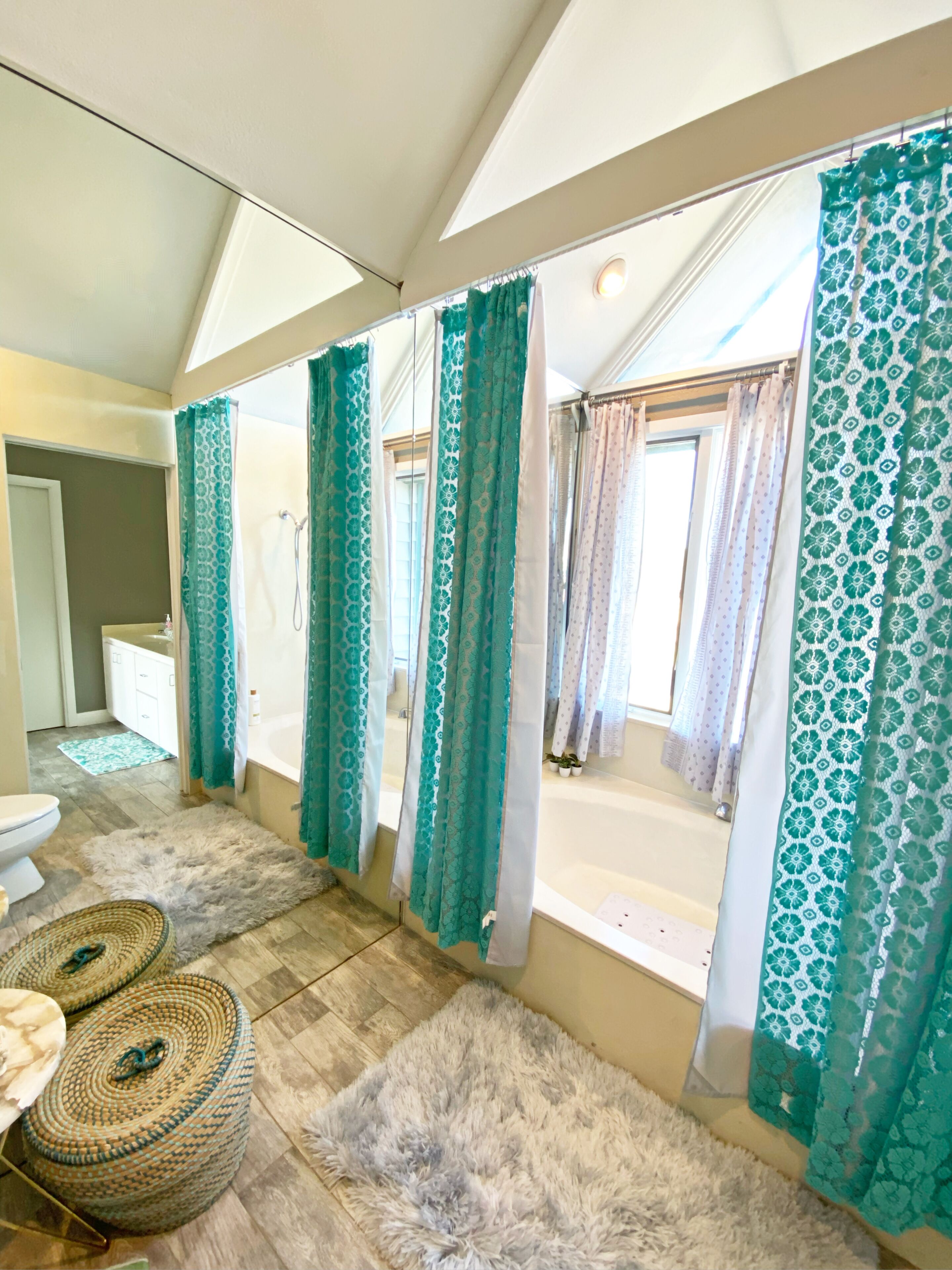 King Of The Hill @ Lake Travis! Pool, Spa, Sunset Views Over Arkansas Bend! 