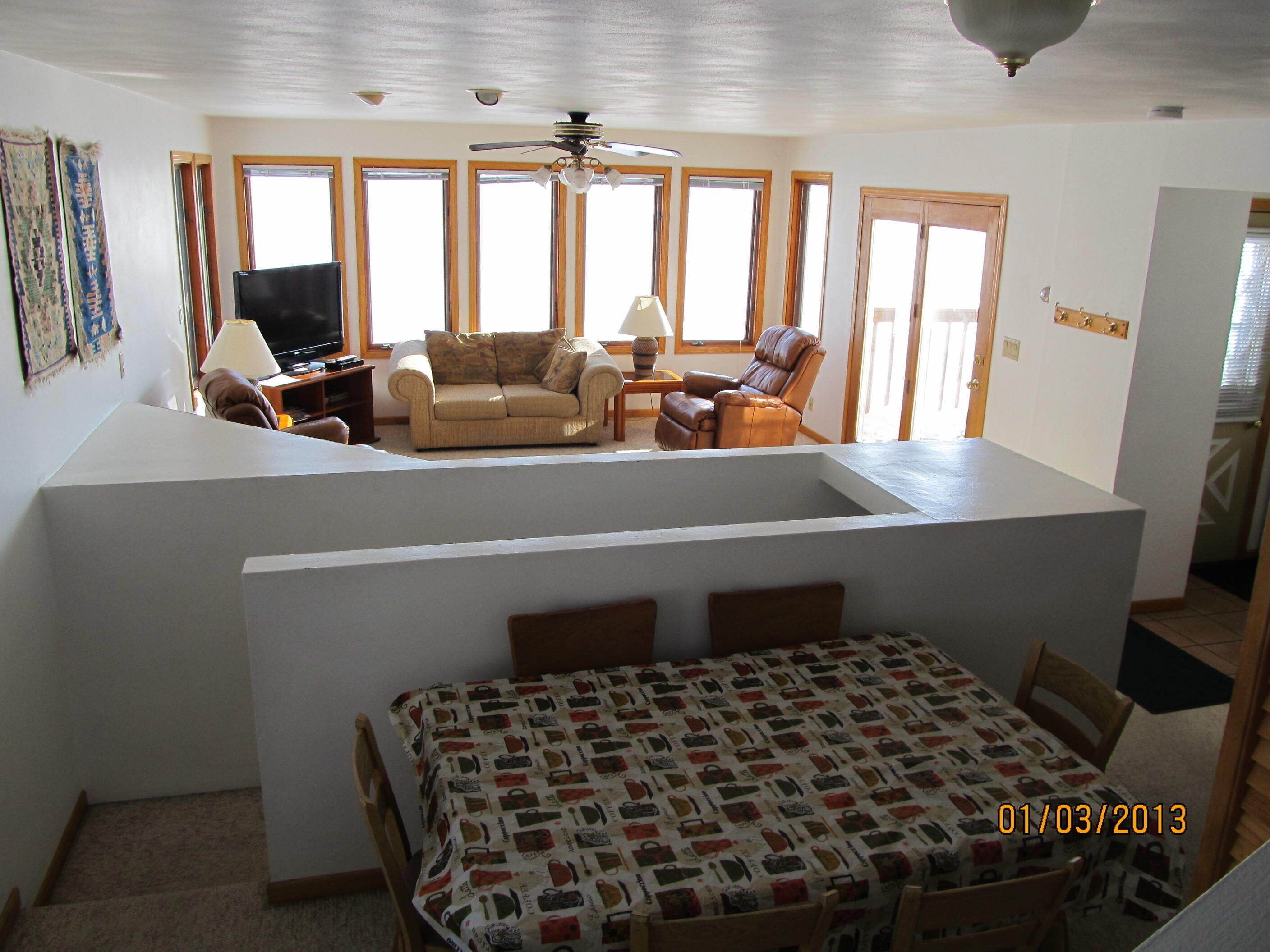 Madison 3 BR Cottage on 3000 acre Lake. Kayaks & Pontoon