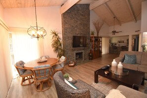 TV, fireplace
