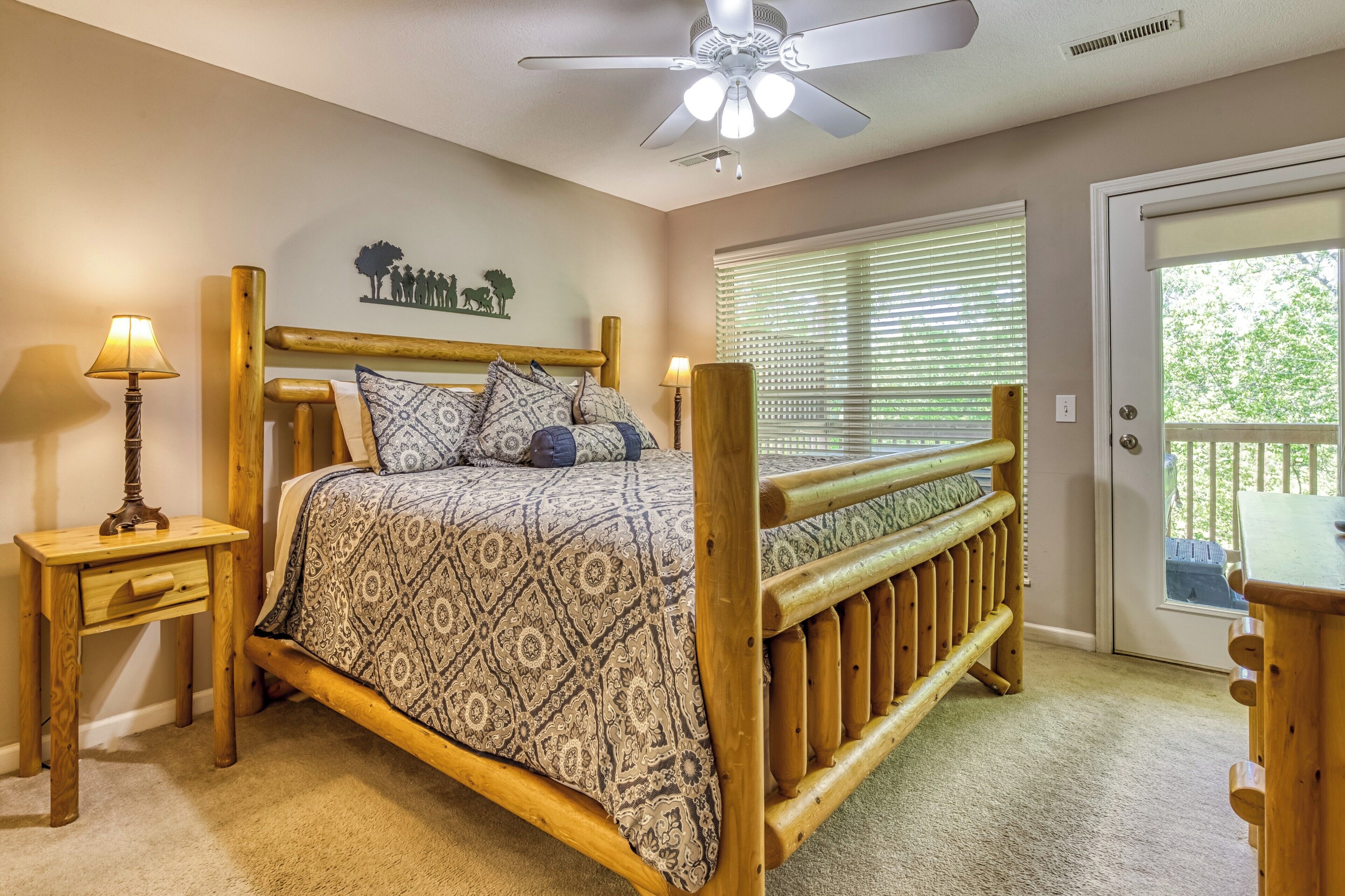 2 bedrooms, iron/ironing board, internet, bed sheets