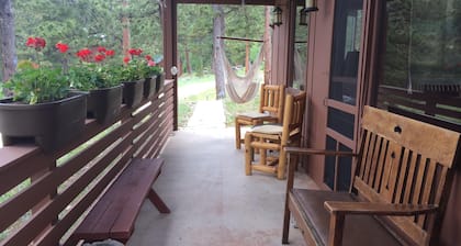 Cozy And Quiet Romantic Seclusion With Gorgeous Mountain Views