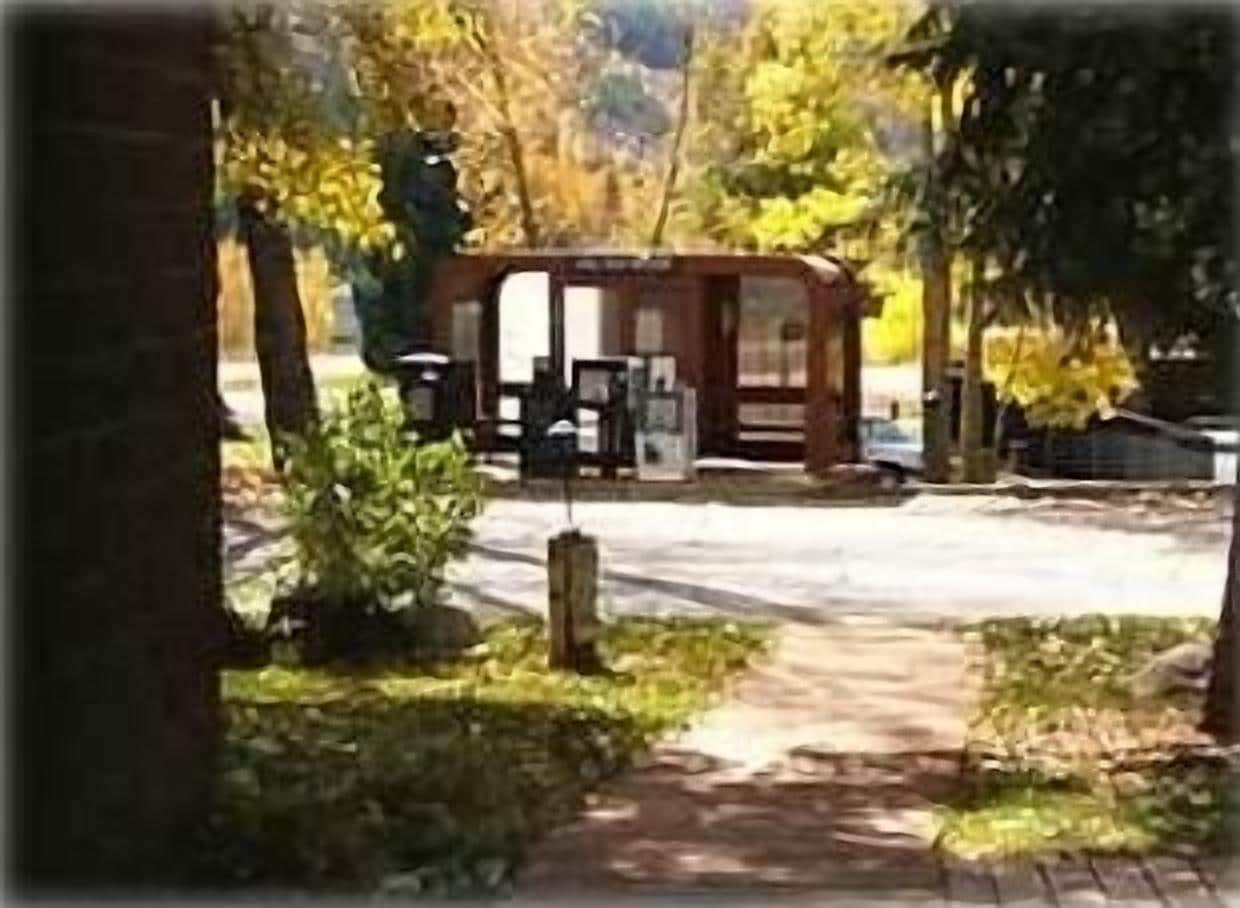 Well maintained condo 5 minutes to Vail Village! 2 bedroom, 2 bath