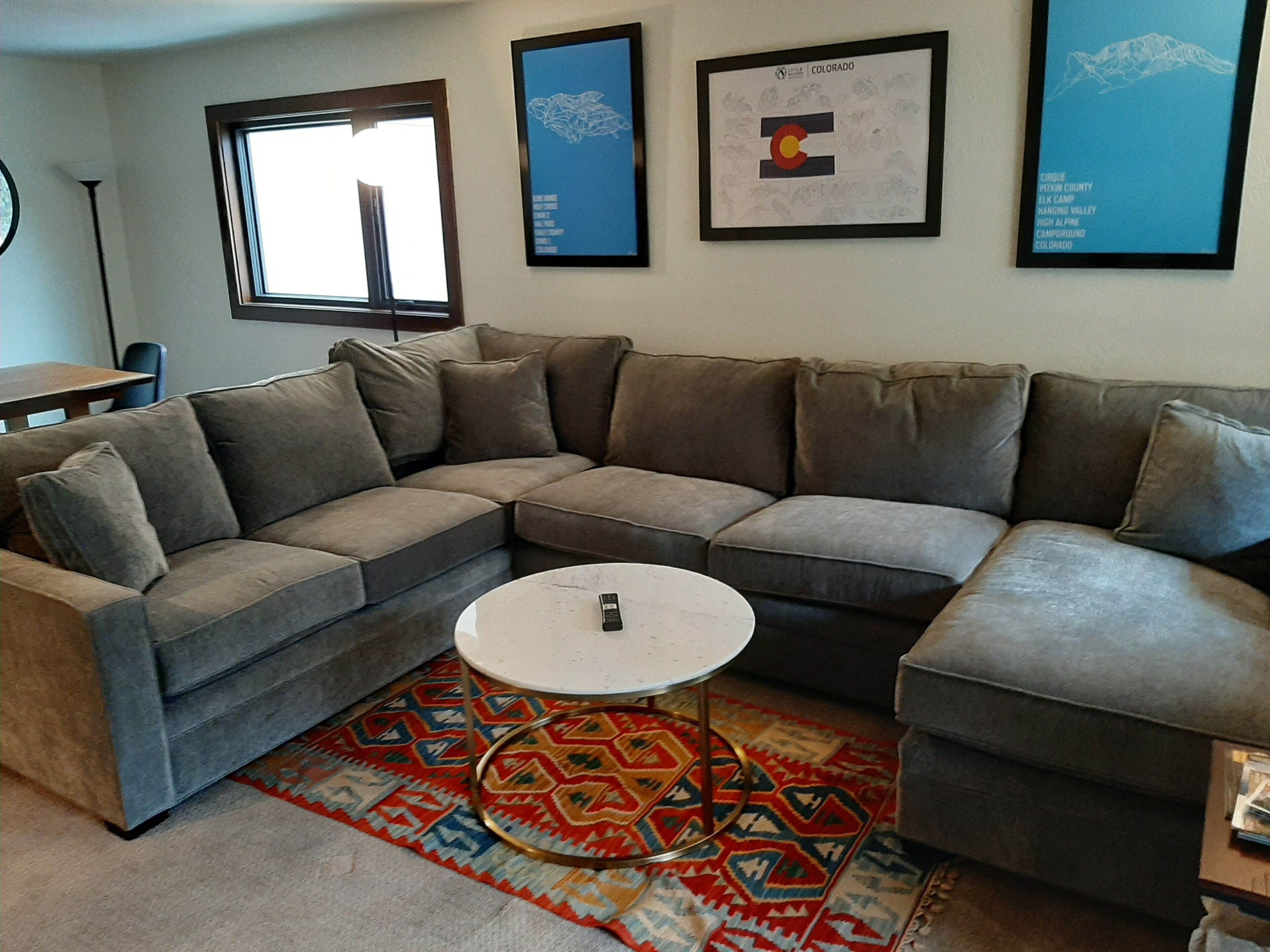 Well maintained condo 5 minutes to Vail Village! 2 bedroom, 2 bath