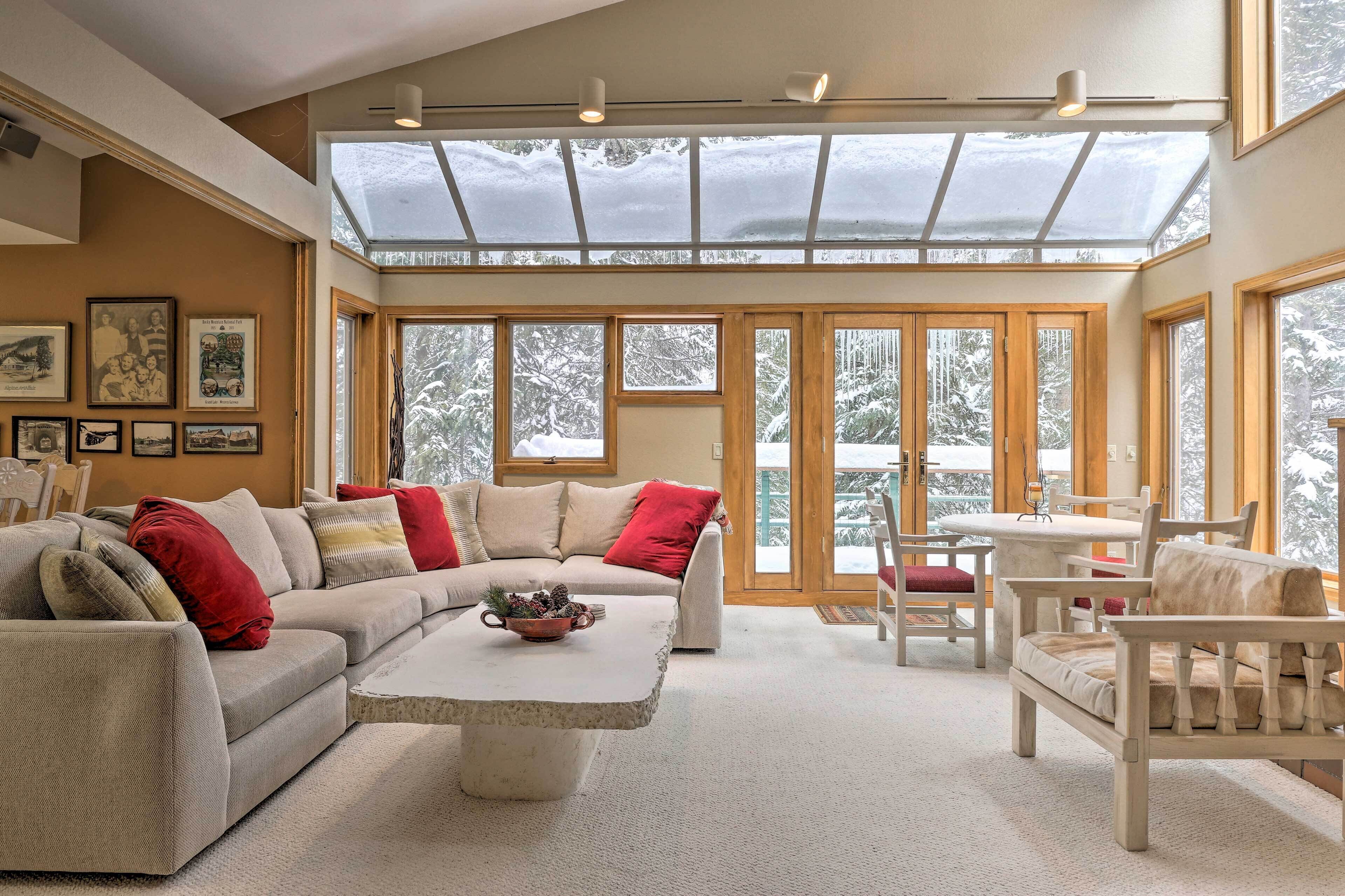 Ski-In/Ski-Out Winter Park Condo w/ Pool Access!