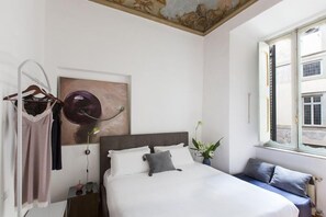 5 bedrooms, internet, bed sheets - Luxury Rome apartment to rent for the Holidays (Rome)