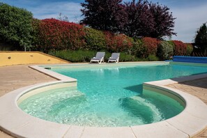 Piscine extérieure, piscine chauffée