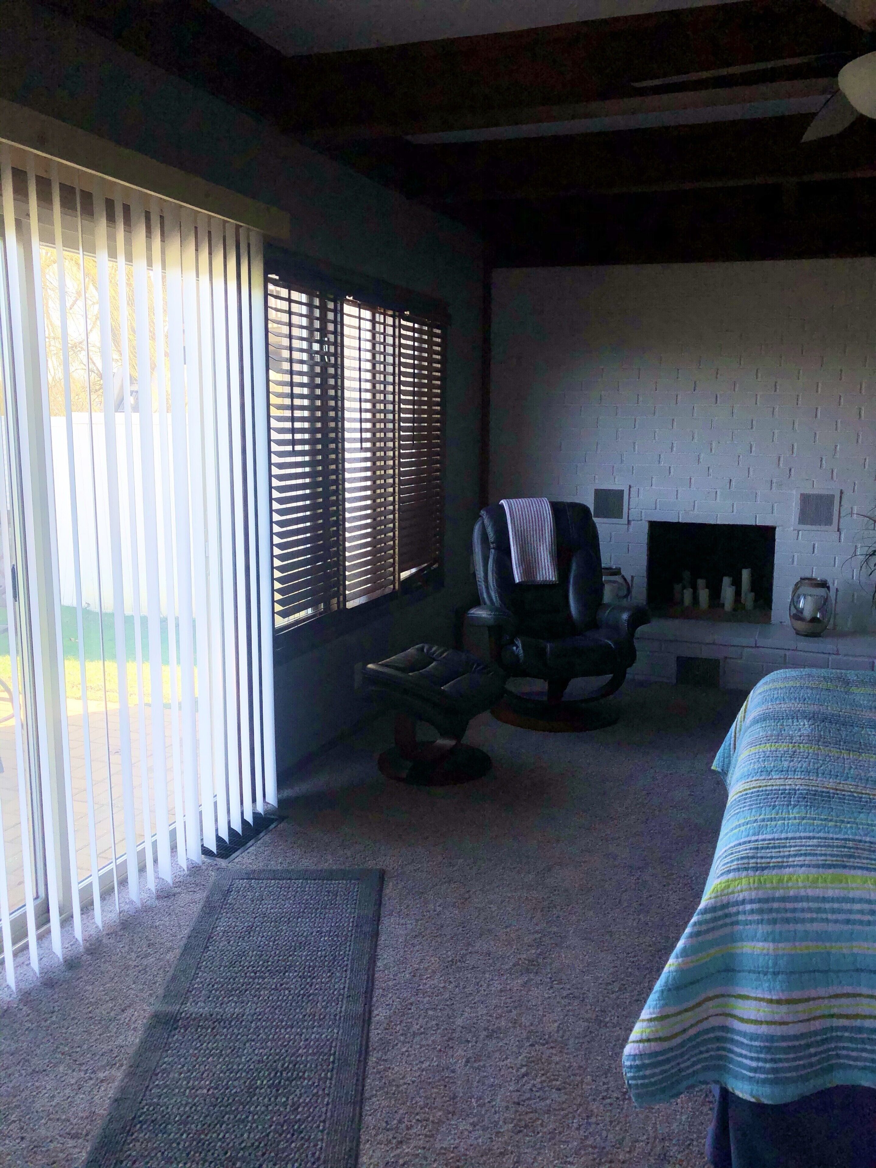 Private Beach, Lakefront, Spacious yard, Dock. Make memories at the lake!