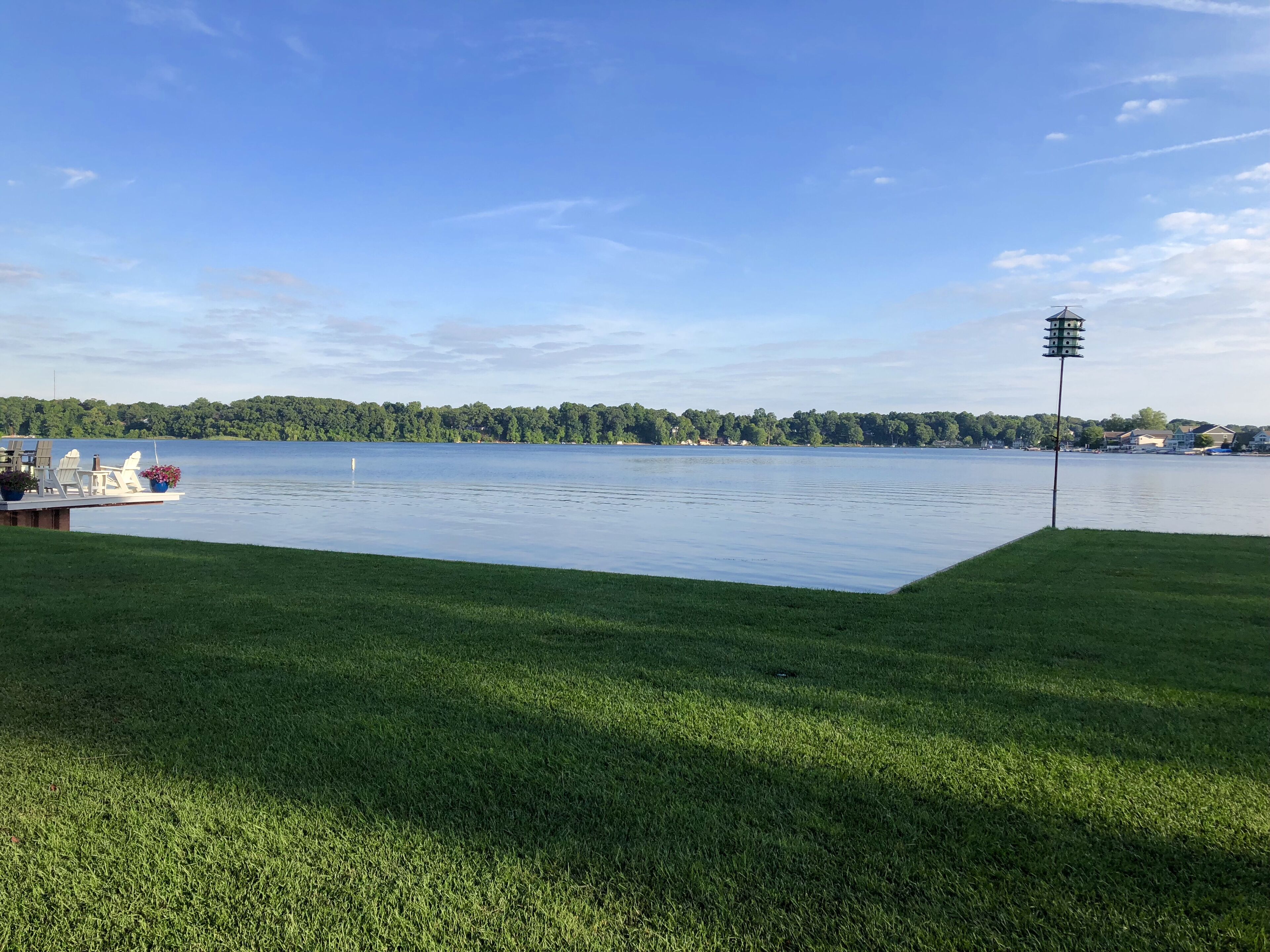 Private Beach, Lakefront, Spacious yard, Dock. Make memories at the lake!