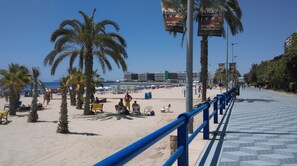 Beach nearby, sun-loungers, beach towels