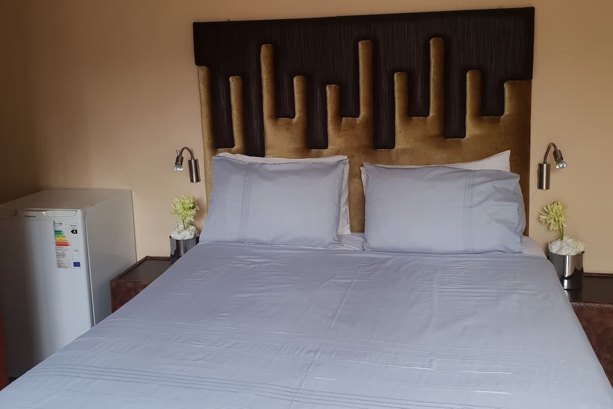 Room (5) | Premium bedding, Select Comfort beds, in-room safe, desk