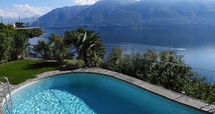 Luxury villa, panoramic view of Lake Maggiore, heated large pool, 2 PP