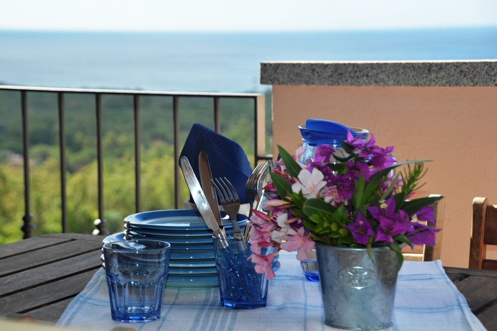 Enchanted house with sea view 10 minutes from Chia