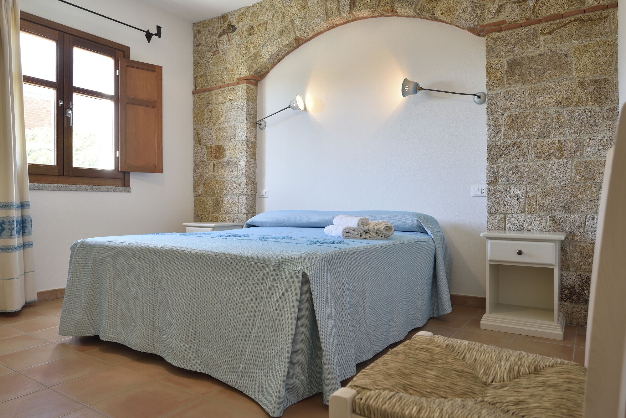 Villa Menhir. Mediterranean garden. Mountain view.