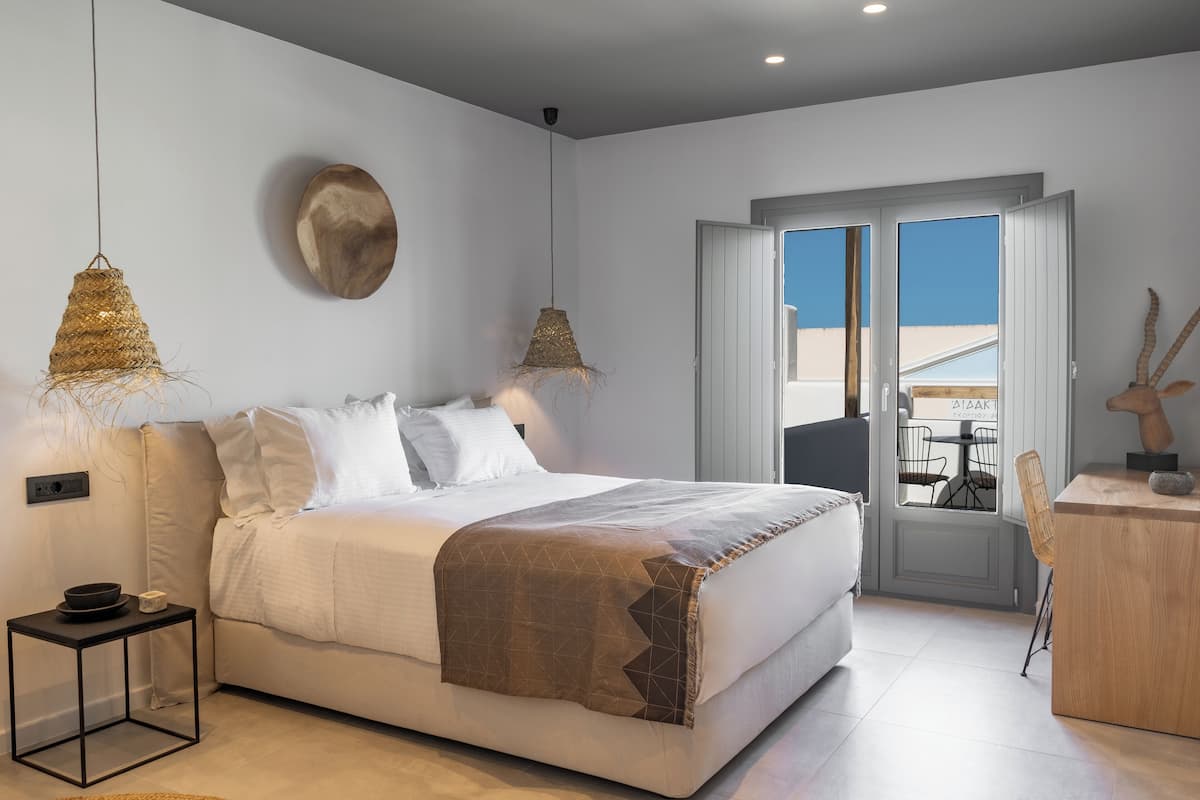 In-room safe, desk, laptop workspace, blackout curtains