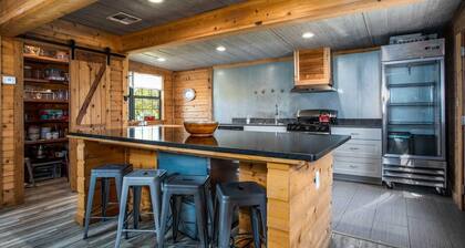 Bandera Box Guesthouse