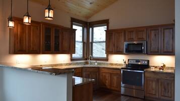 冰箱、微波炉、烤箱、炉灶