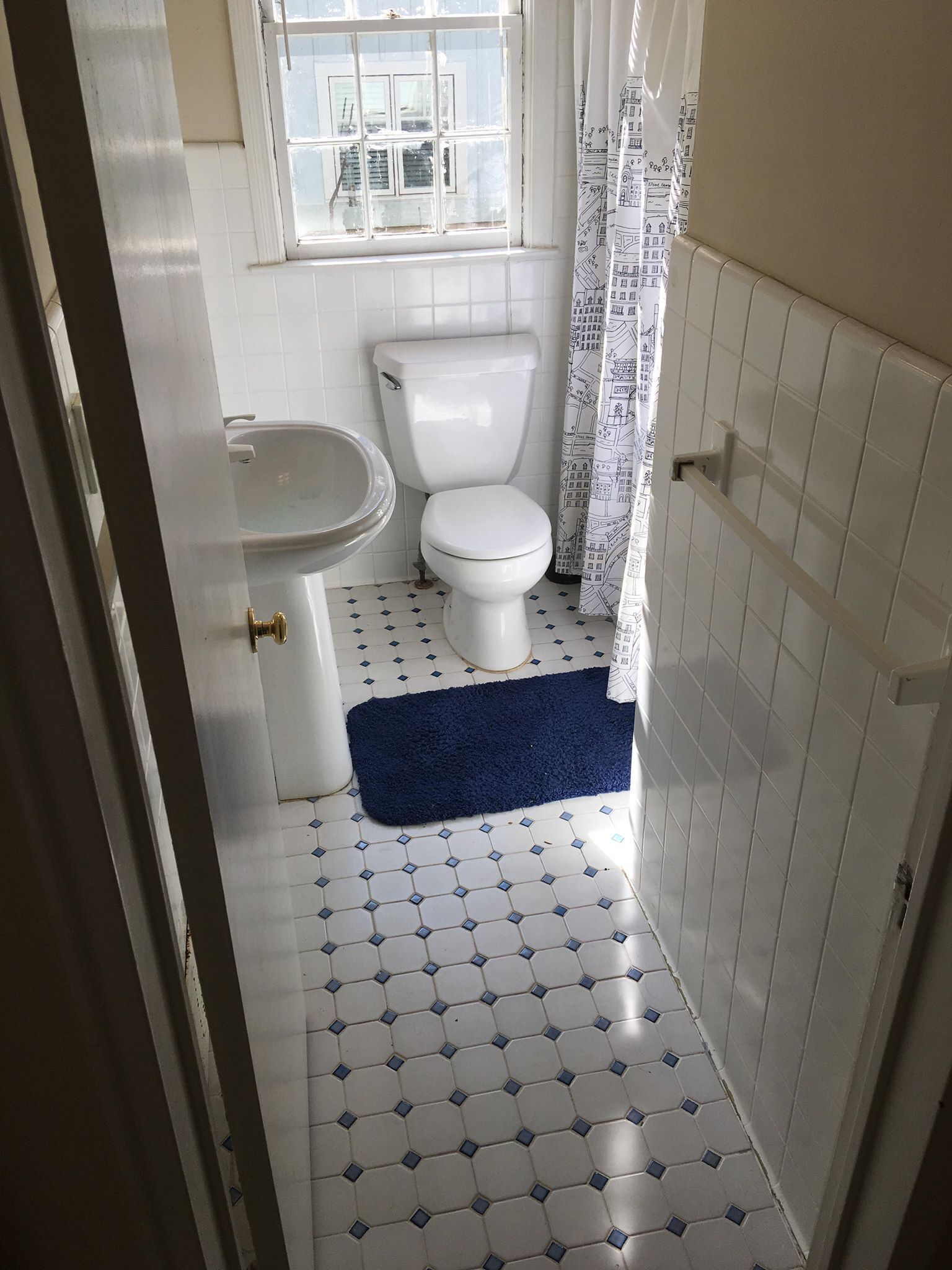 Exclusive Pet Friendly 2 Floor Bungalow minutes away from downtown Raleigh