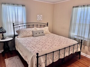 3 bedrooms, iron/ironing board, WiFi, bed sheets