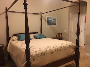 Room - Hidden Paradise  In Palm City #1 (Palm City)