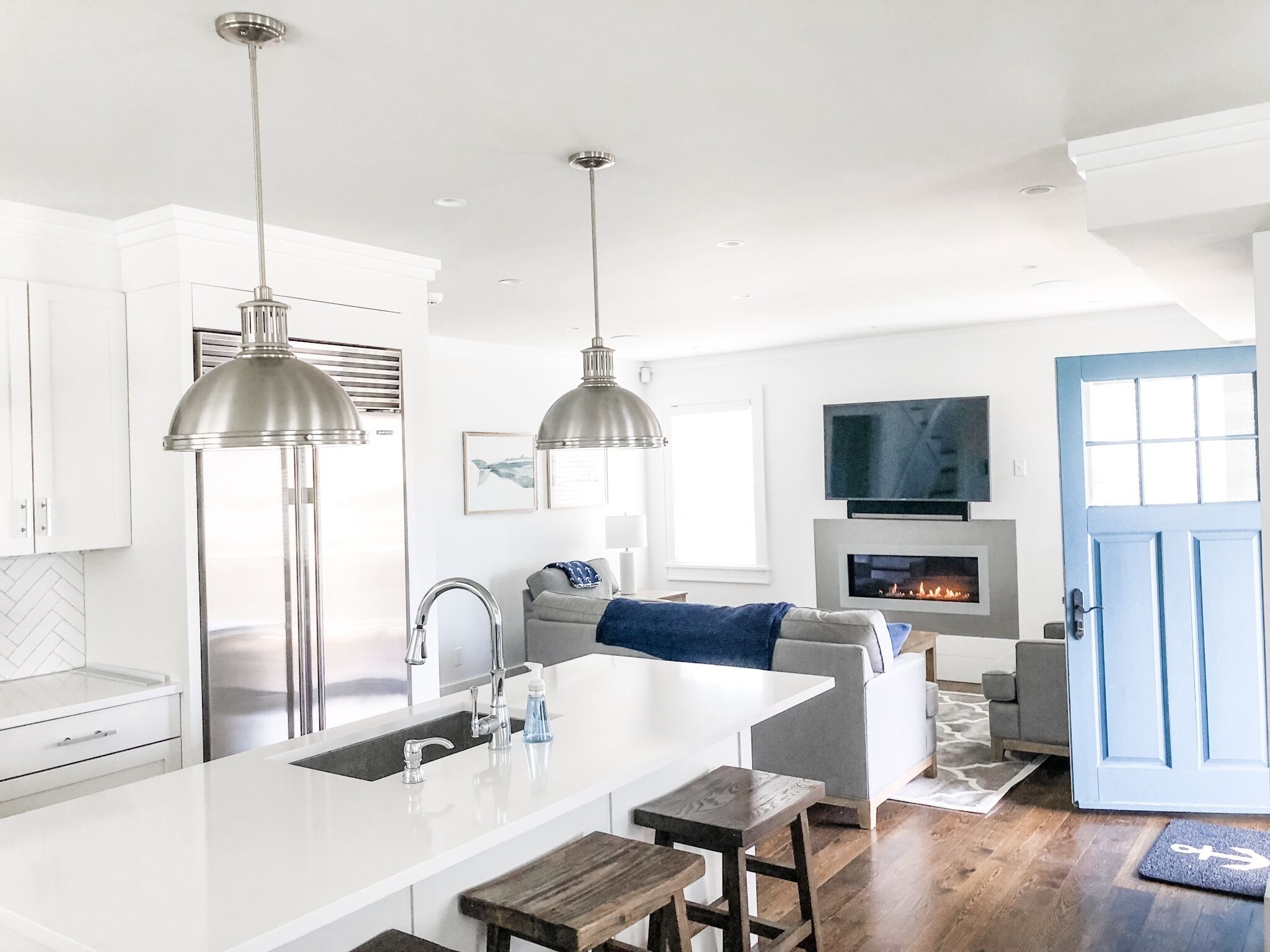 Wedding Dream Home! Walk to churches, venues, Town and the beach! 