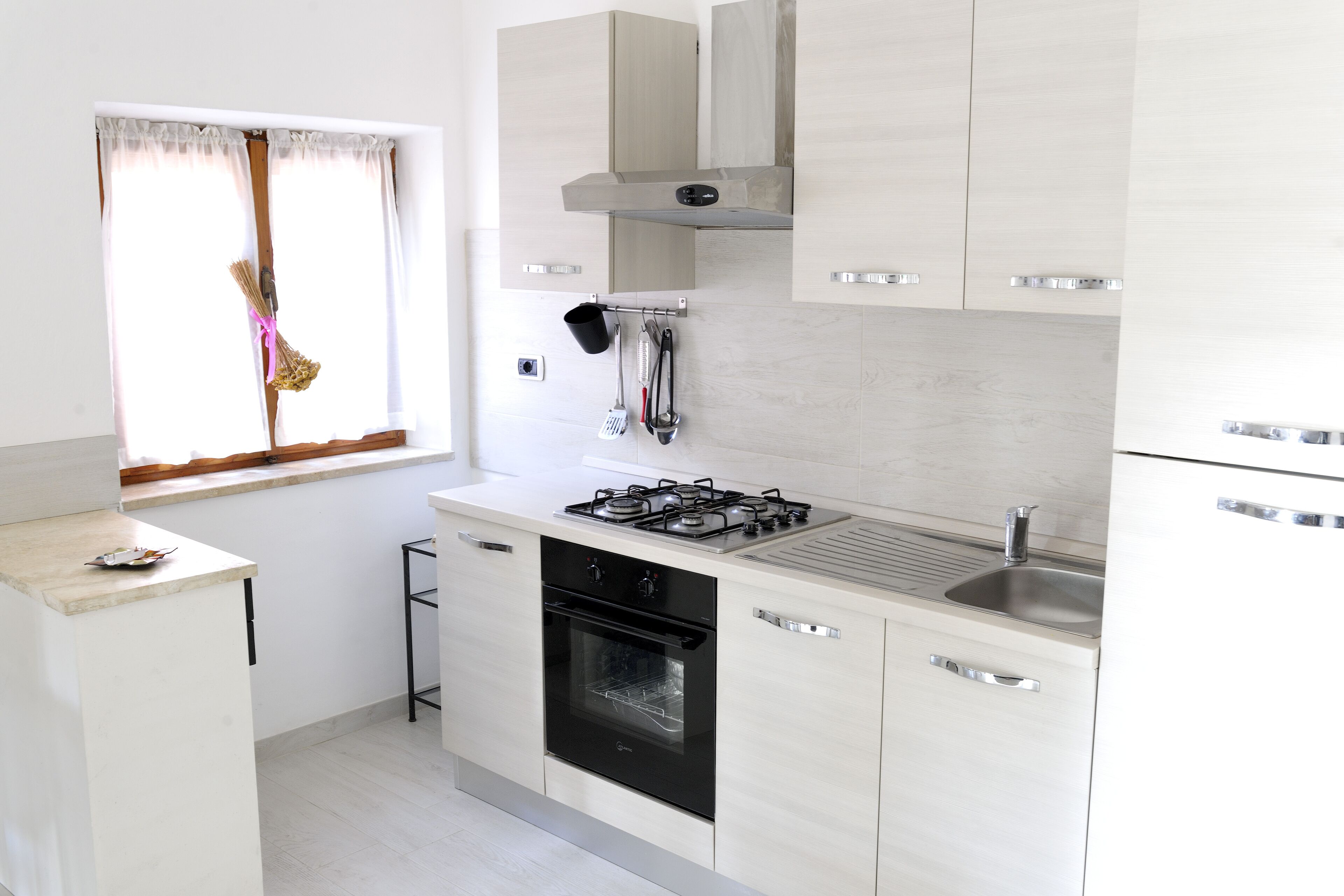 Elegant apartment of over 90 square meters with swimming pool use.