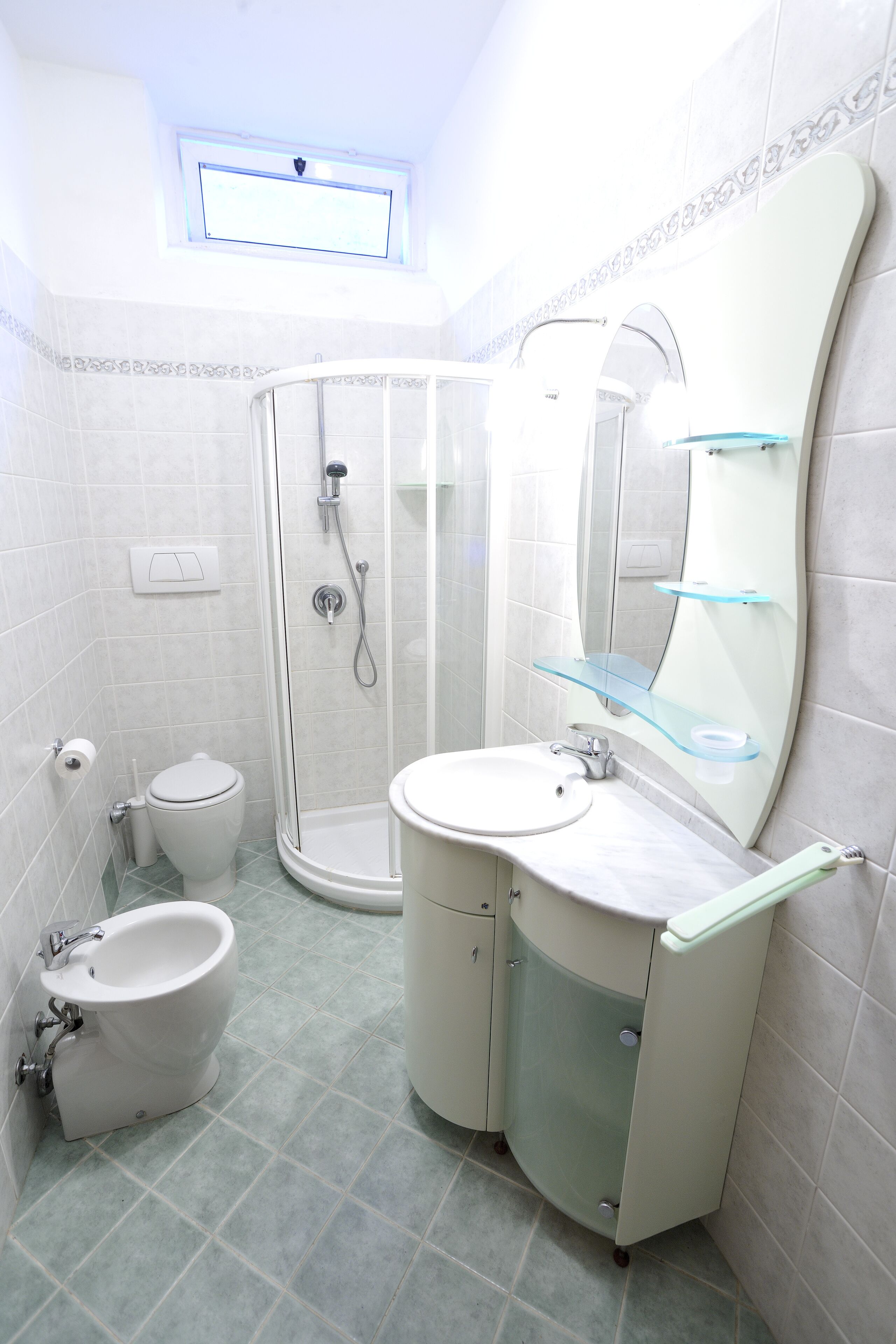 Elegant apartment of over 90 square meters with swimming pool use.