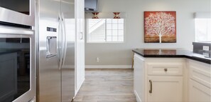Interior - Full Beach Front Home - 2002 W. Oceanfront, Full Beach Front Home - 2002 W. Oceanfront (Newport Beach)
