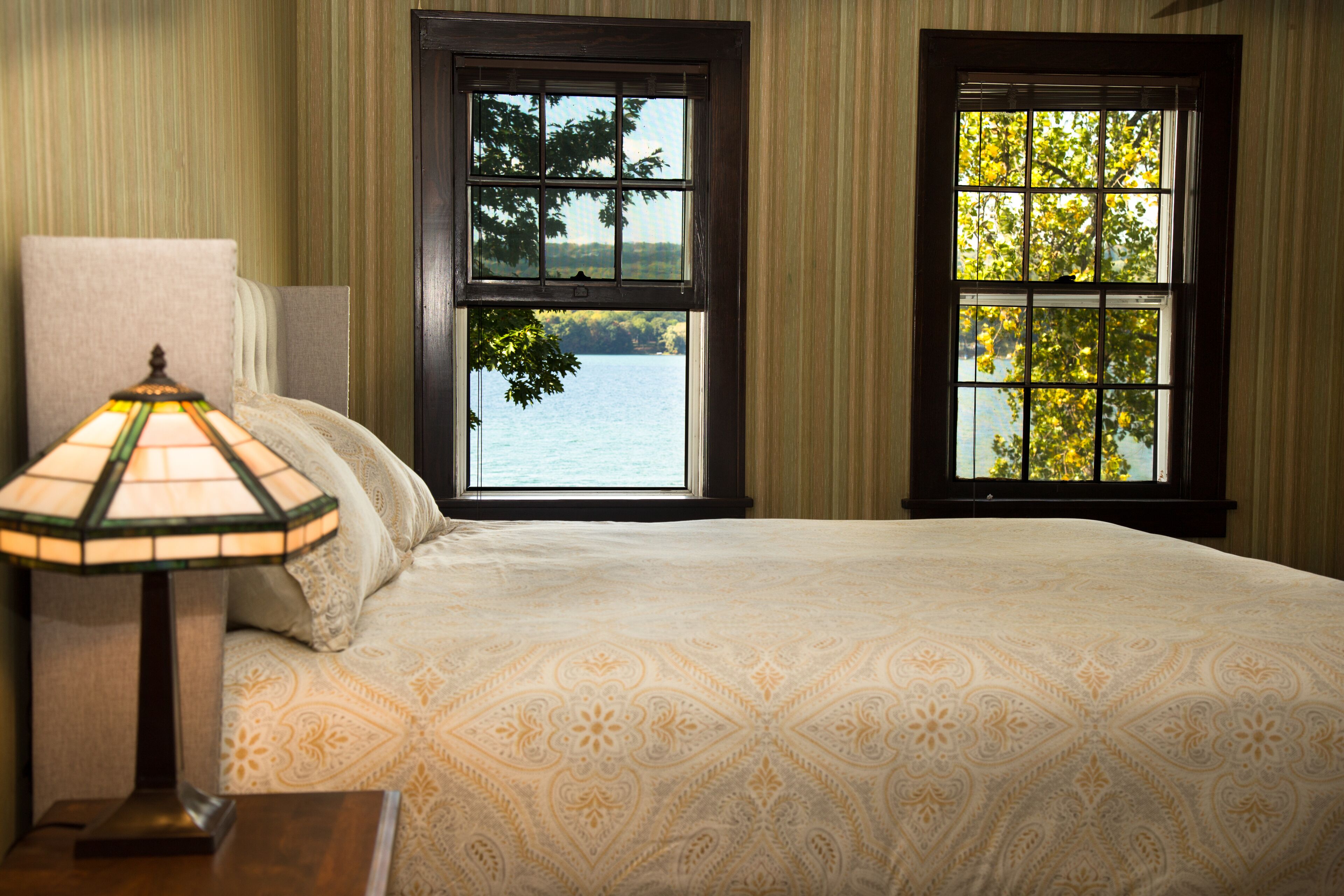 SPECTACULAR  EAST-SIDE COTTAGE ON KEUKA LAKE