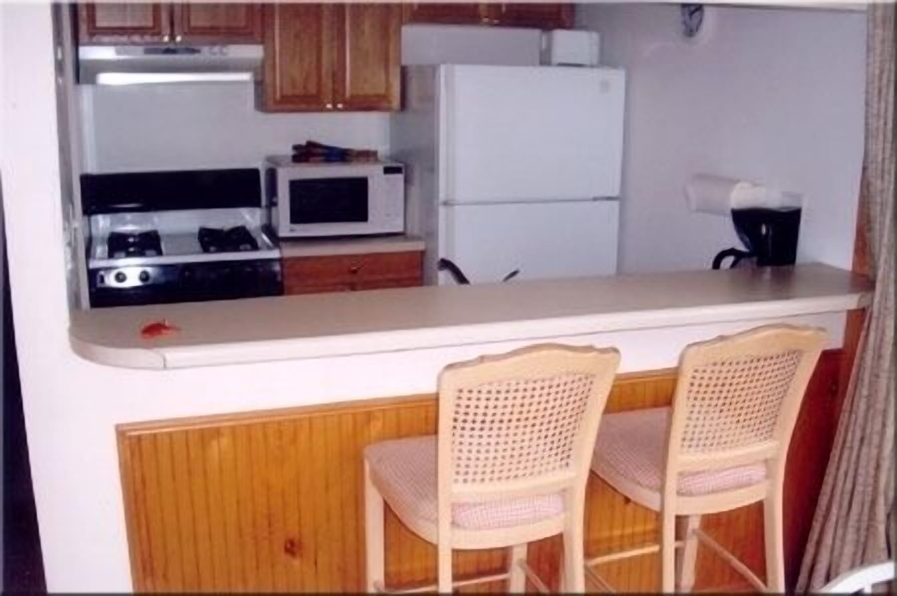 Two Bedroom Cottage with Great Lake Views!