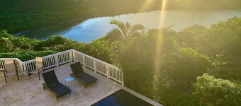 Arco Iris~3 Private King Suites, AC, Private Pool, Ocean Views, well appointed!