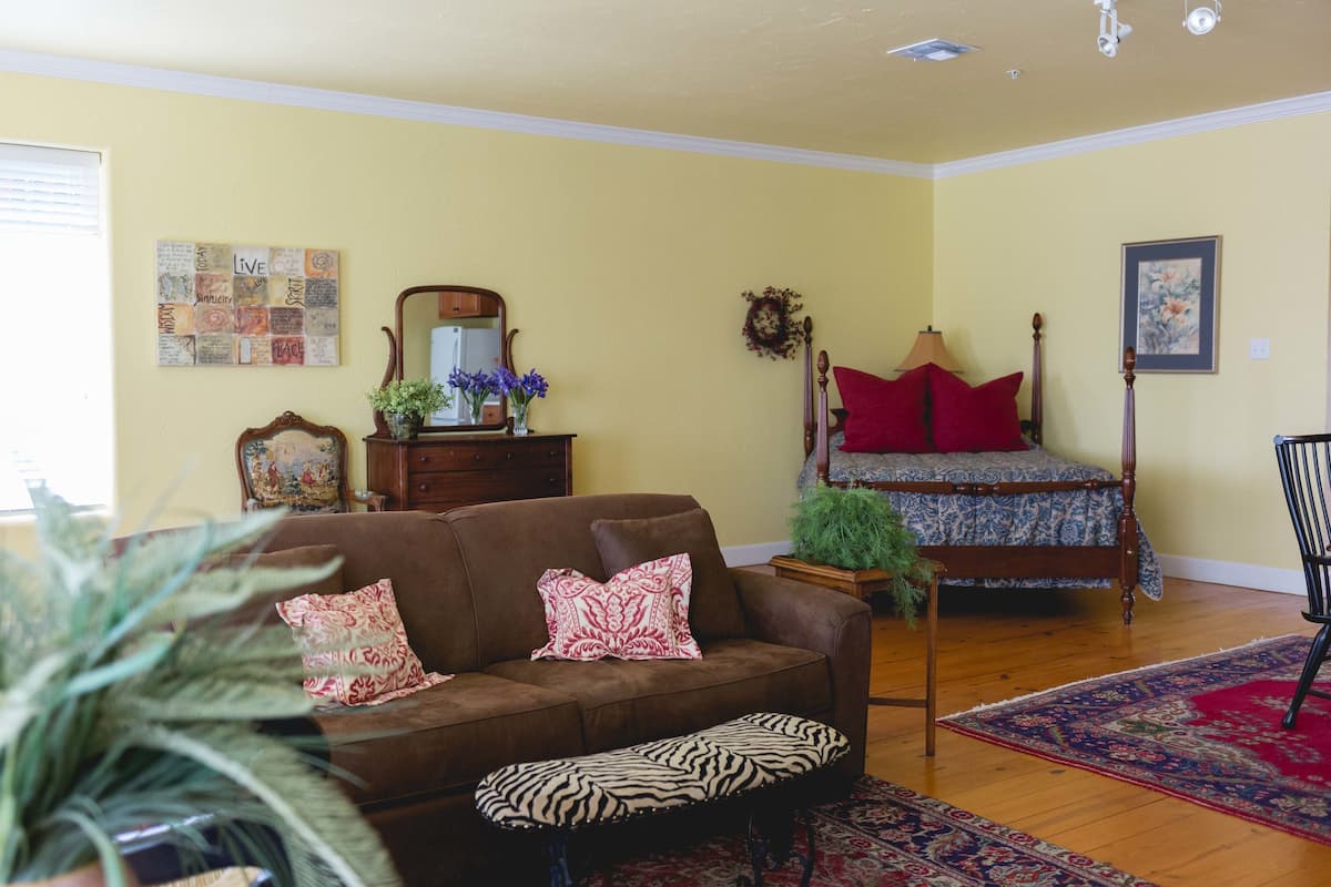 Comfort Double Room, 1 Queen Bed, Non Smoking | Iron/ironing board, free WiFi, bed sheets
