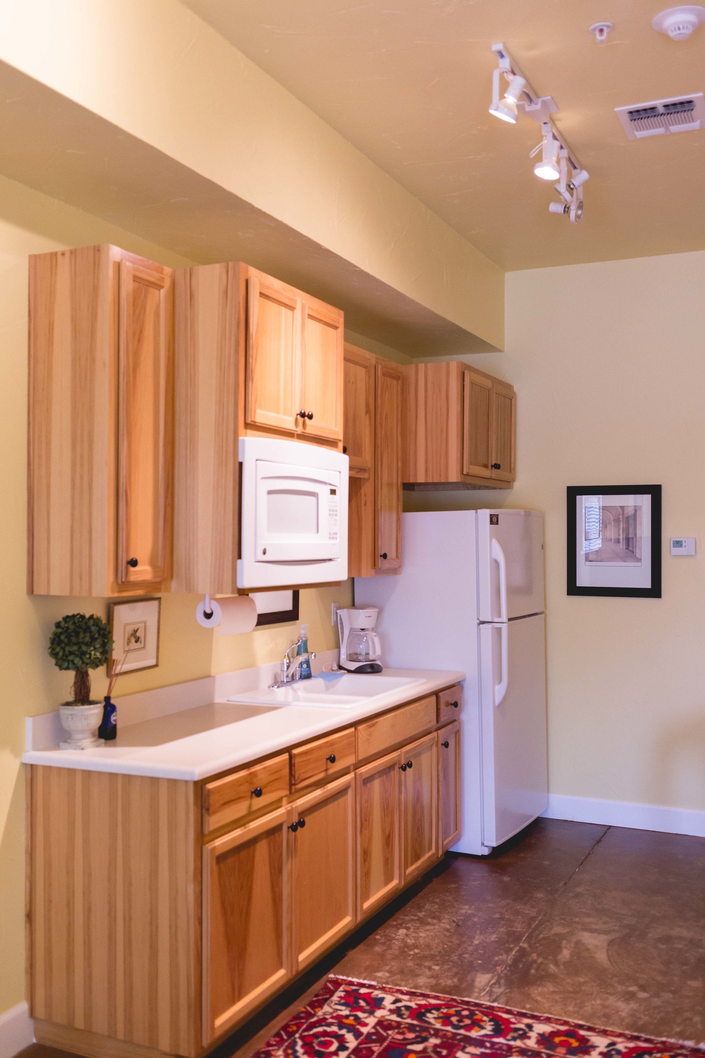 quadruple room, 2 queen beds, non smoking | private kitchenette | full-sized fridge, microwave, cookware/dishes/utensils