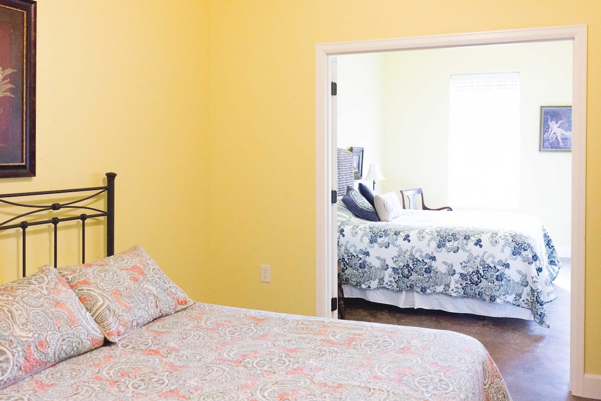 Comfort Quadruple Room, 2 Queen Beds, Non Smoking | Iron/ironing board, free WiFi, bed sheets