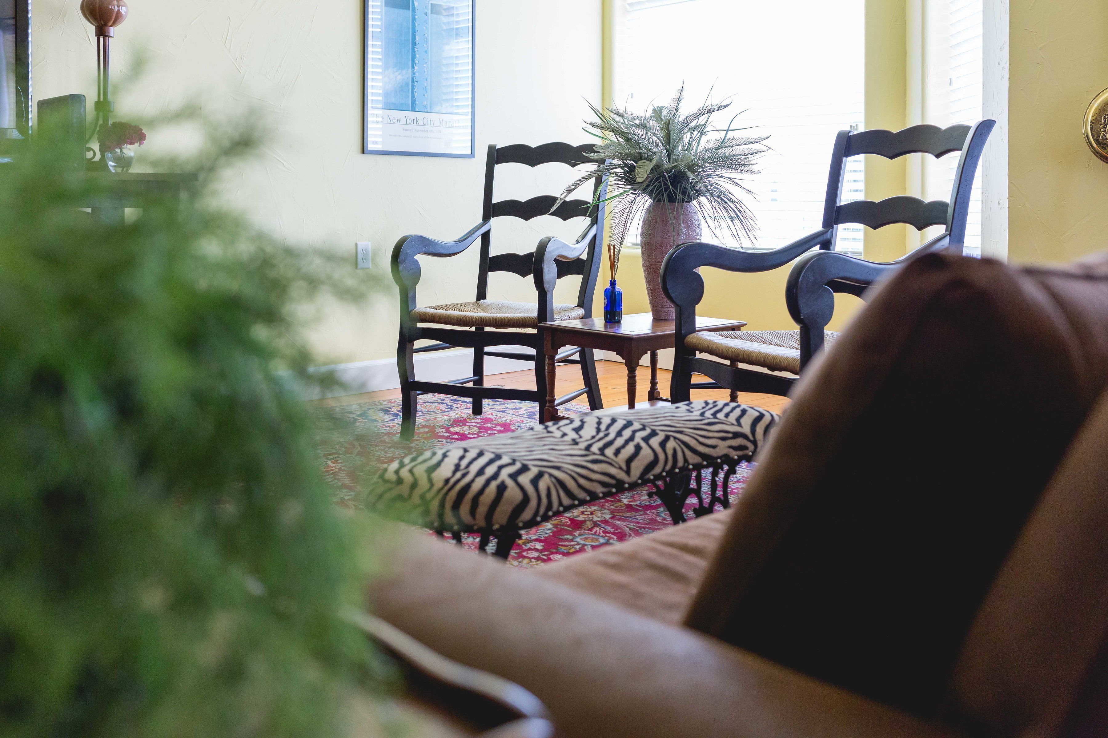 comfort double room, 1 queen bed, non smoking | living room | tv