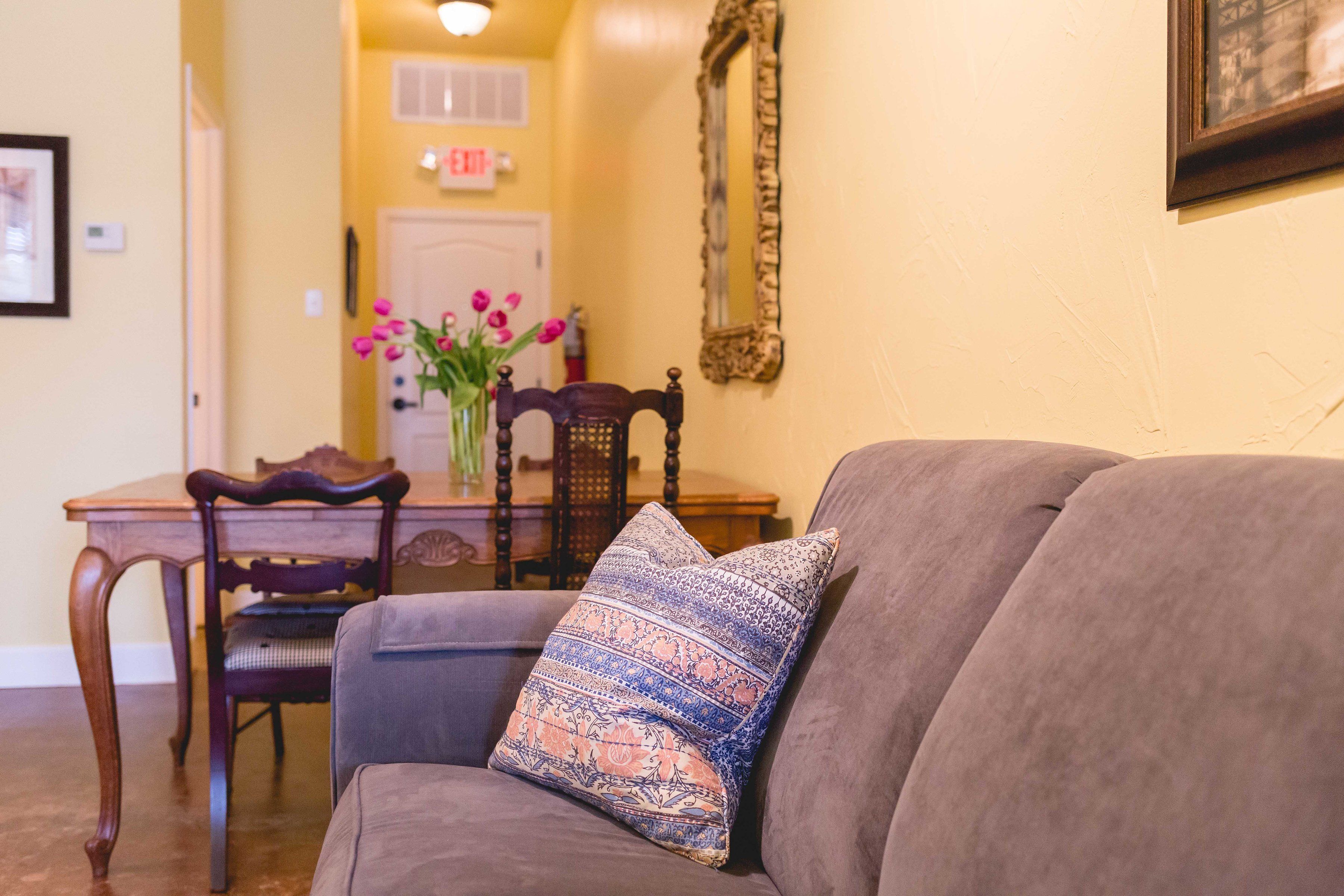 Quadruple Room, 2 Queen Beds, Non Smoking | Living area | TV