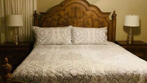 3 bedrooms, iron/ironing board, free WiFi, bed sheets - “BrightHouse VII” Collins Beautiful Single Family 3/2 (Jacksonville)
