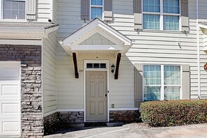 تفاصيل الفندق من الخارج