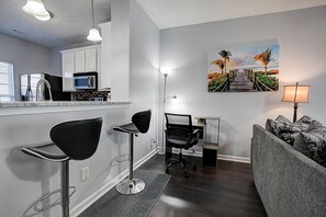 3 عدّة غرف نوم ومكتب ومكواة/لوح كي وواي فاي مجانًا