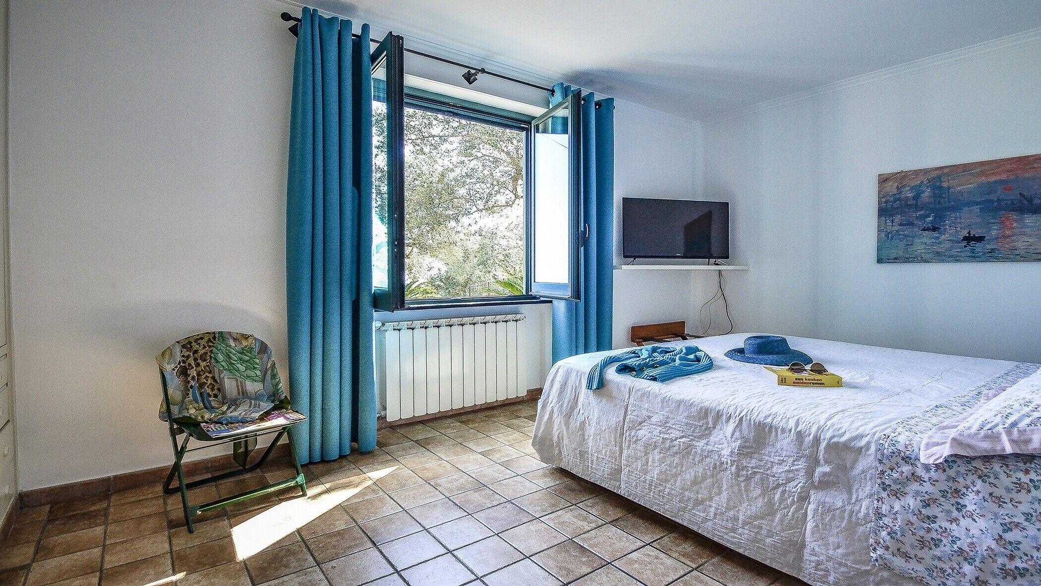 Quality villa with private pool surrounded by flower and plants in Sorrentocoast