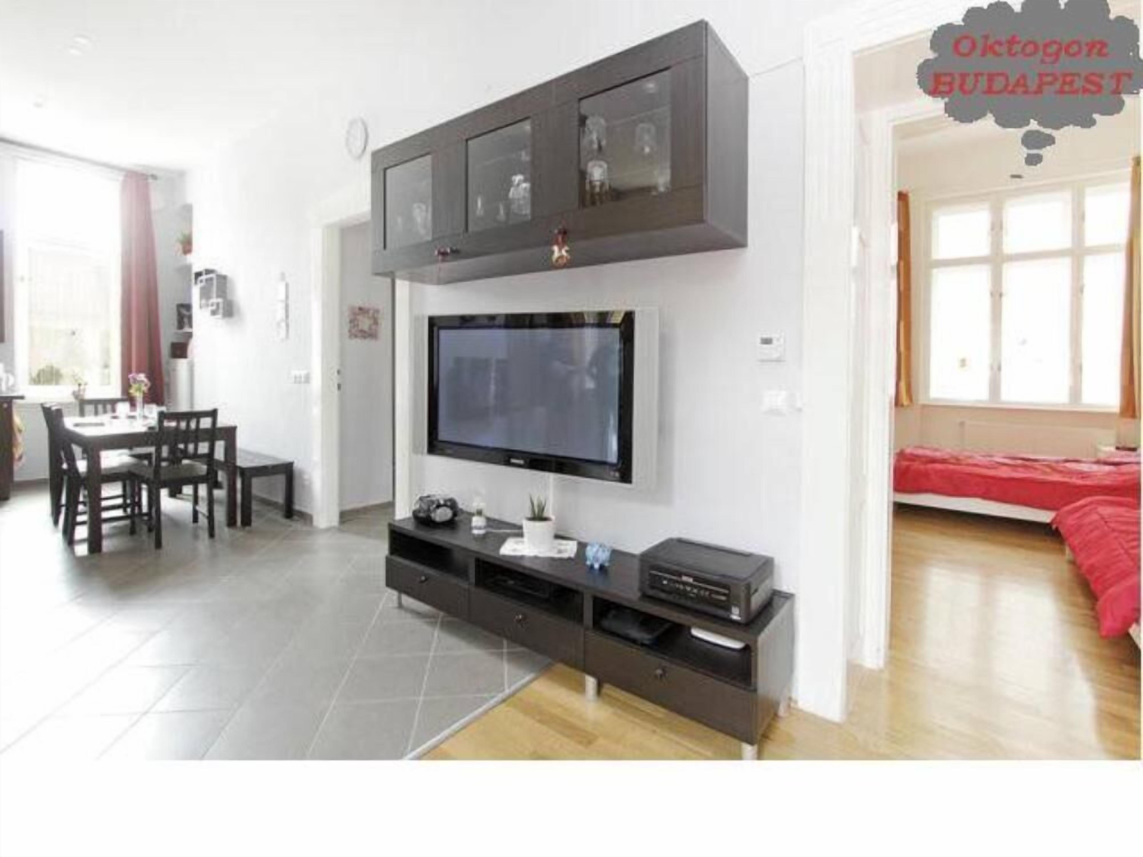 3 soverom, safe på rommet, skrivebord og strykejern/-brett