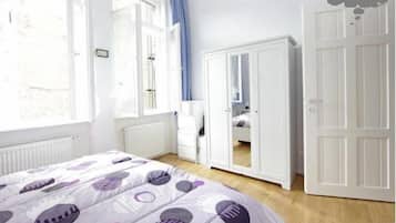 3 chambres, coffres-forts dans les chambres, bureau