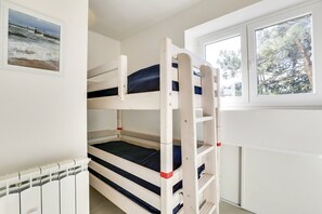 2 bedrooms