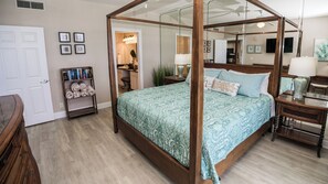 2 habitaciones, escritorio, tabla de planchar con plancha y wifi gratis 