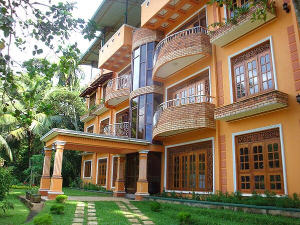 Exterior - Mount House Hotel (Dikwella)